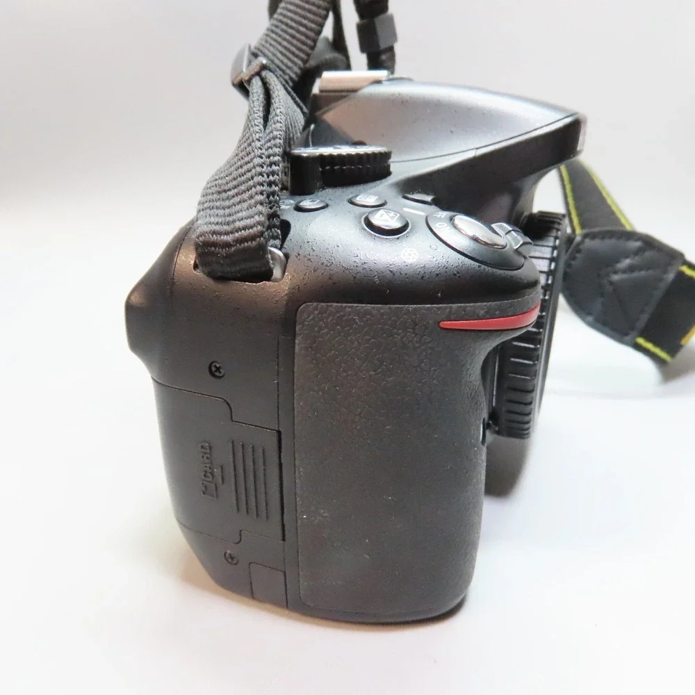 Nikon D5200 24.1MP DSLR Camera Body Only. Very Good Condition‎